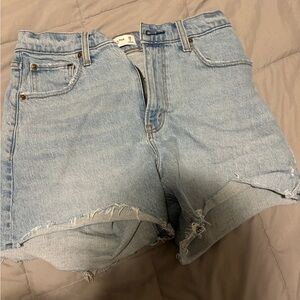 Abercrombie dad short high rise size 28